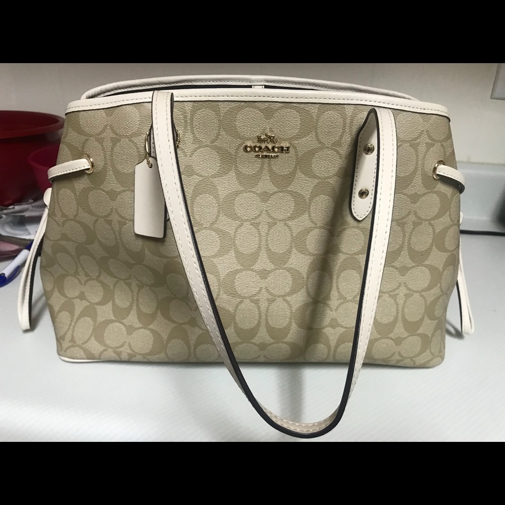 COACH carryall bag in khaki ❤️❤️❤️❤️